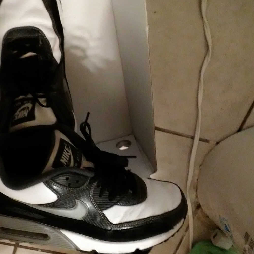 NIKE AIR MAX LEGITIMATE BUYERS ONLY - Picture 2 of 6